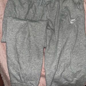 Nike Men’s Gray Sweatpants